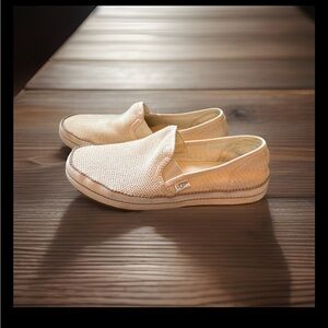 UGG Beige Casual Slip-Ons Sz 7